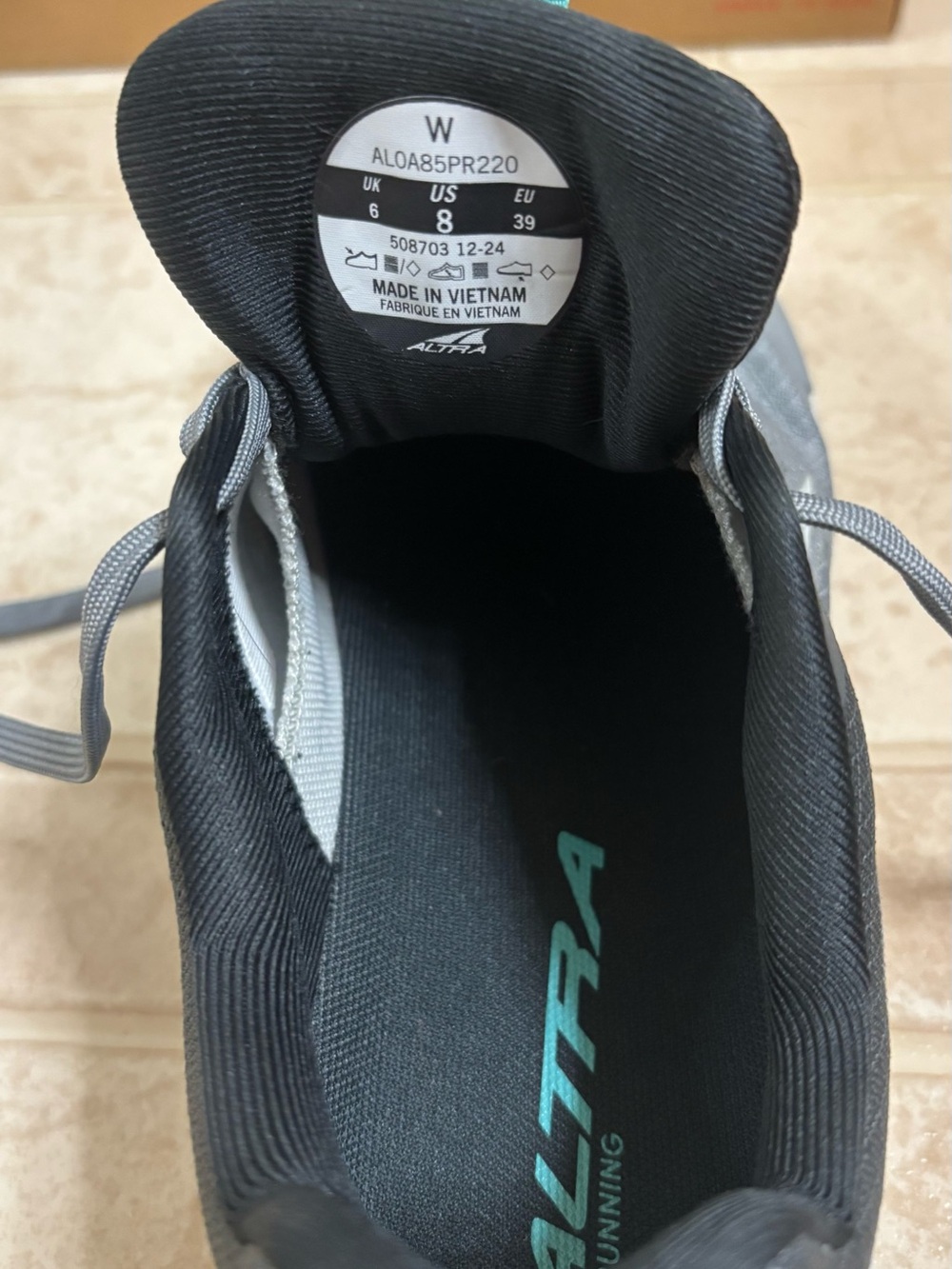 Altra Women’s Lone Peak 9 Trail Runner’s size 8 - Picture 9 of 12